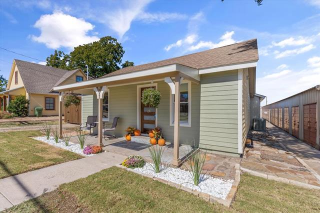 321 E Wall St in Grapevine, TX - Building Photo - Building Photo
