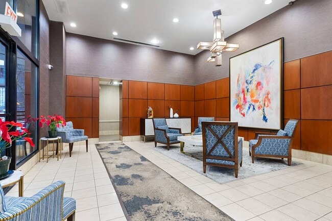 233 E Erie St, Unit 1908 in Chicago, IL - Foto de edificio - Building Photo