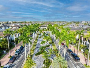 4641 NW 83rd Pkwy in Doral, FL - Building Photo - Building Photo