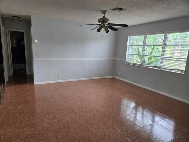 301 NW 16th Ct in Boynton Beach, FL - Building Photo - Building Photo