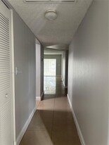 8051 Colony Cir S, Unit 206 in Tamarac, FL - Building Photo