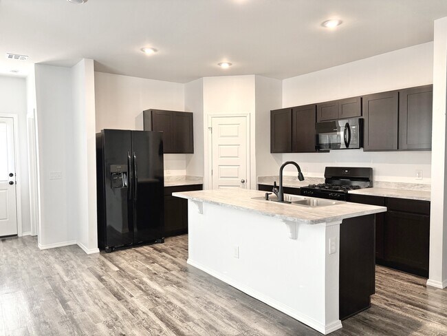 1208 Clydesdale Dr in Guthrie, OK - Building Photo - Building Photo