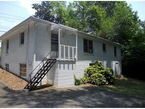 4267 Chamblee Tucker Rd in Atlanta, GA - Building Photo - Building Photo