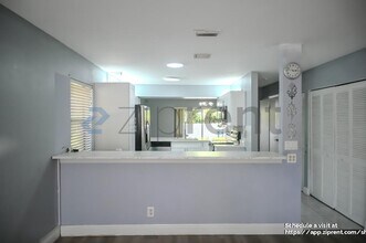 9761 Riverside Dr in Coral Springs, FL - Building Photo - Building Photo