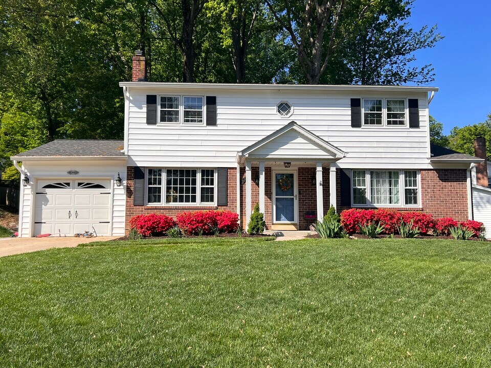 6906 Spur Rd in Springfield, VA - Building Photo