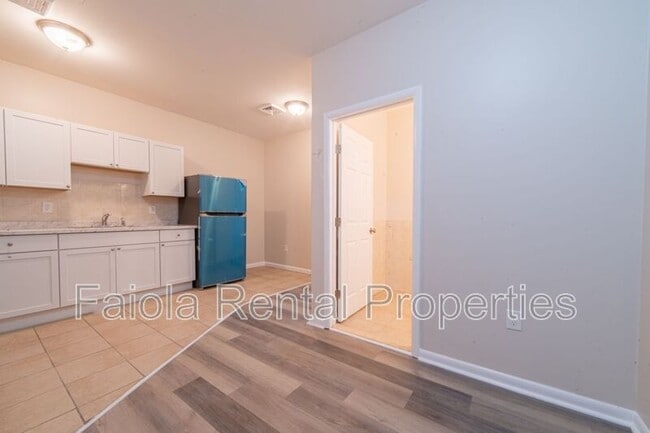 112 N High St in Millville, NJ - Foto de edificio - Building Photo