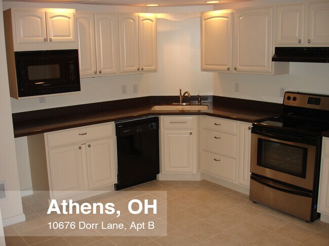 10676 Dorr Rd, Unit B in Athens, OH - Foto de edificio - Building Photo