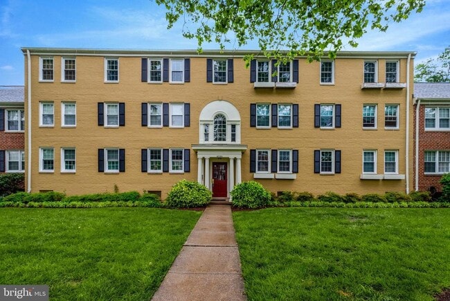 property at 6726 W Wakefield Dr