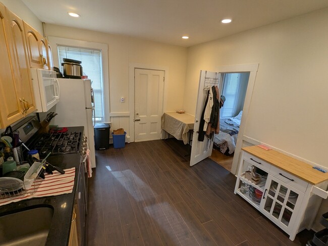 78A Pleasant St in Cambridge, MA - Building Photo - Building Photo