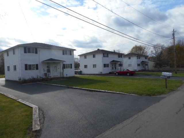 81-113 Wright Rd in Henrietta, NY - Building Photo