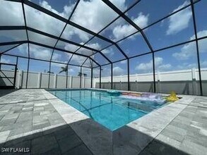 3127 NW 42nd Pl in Cape Coral, FL - Building Photo - Building Photo