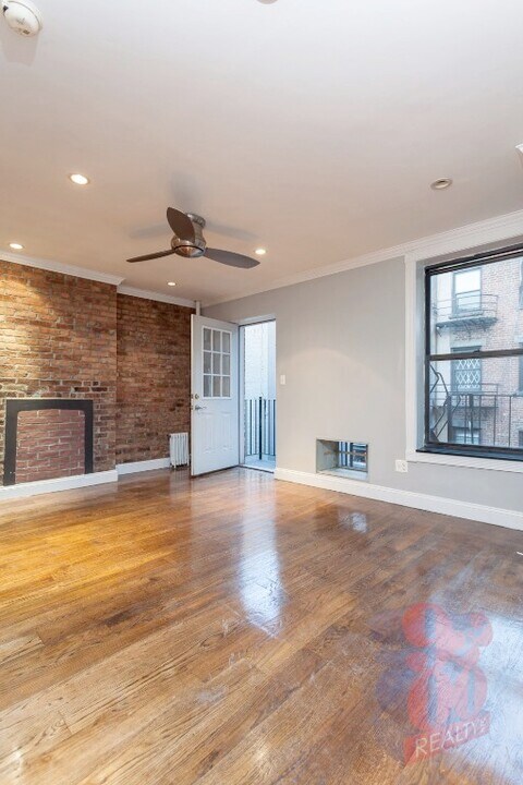 147 Avenue A in New York, NY - Building Photo