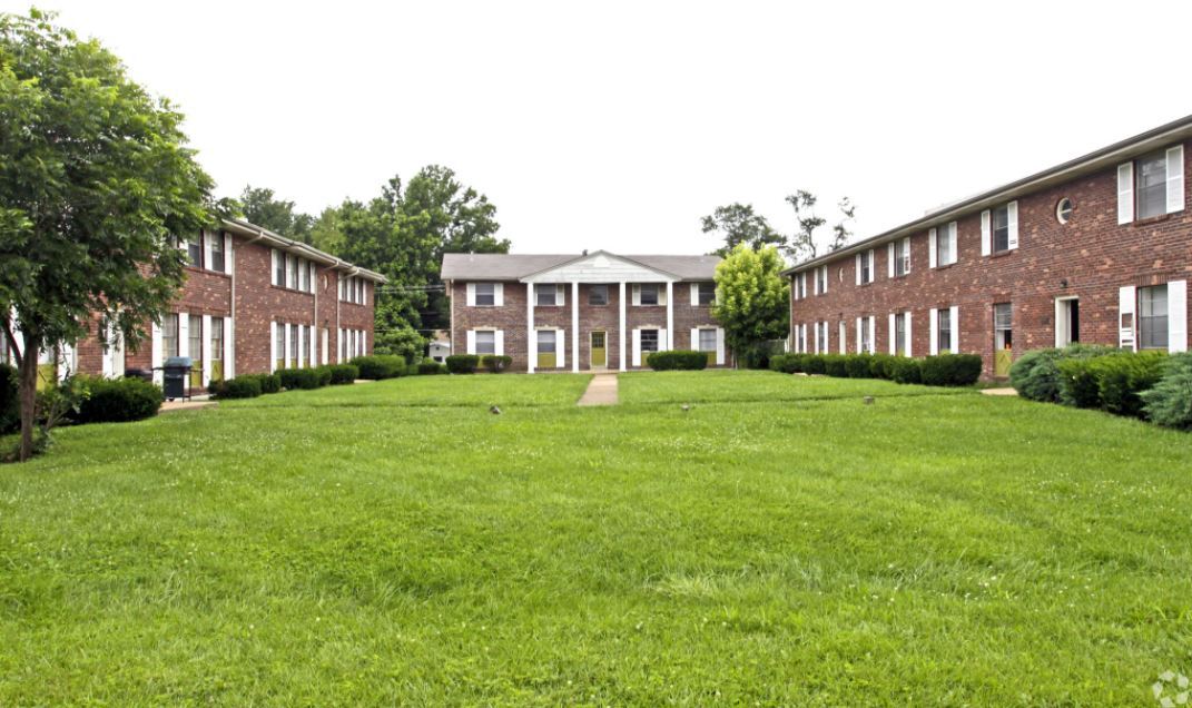 9969 Sloane Sq, Unit 9969 C in St. Louis, MO - Foto de edificio