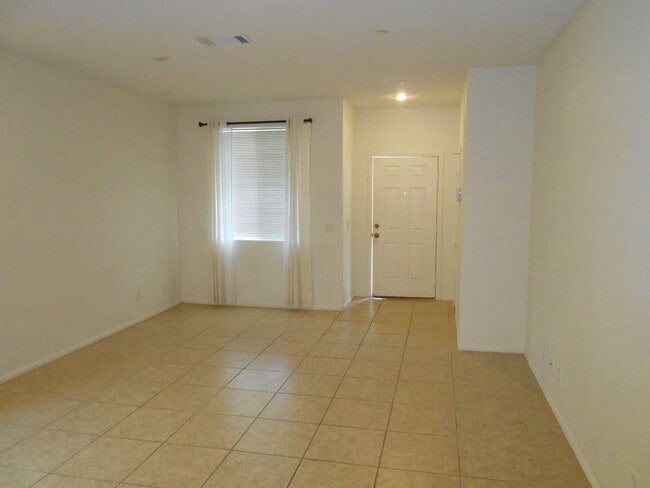 1305 Creek Village Ave in Las Vegas, NV - Building Photo - Building Photo