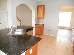 64 White Magnolia Cir in Austin, TX - Building Photo - Building Photo