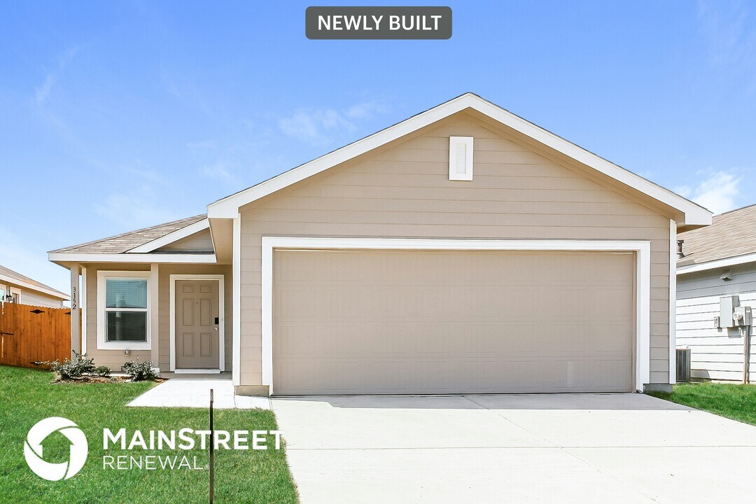 3152 Crestone Dr in Crandall, TX - Building Photo