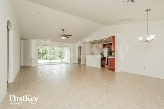 3732 SW Santa Barbara Pl in Cape Coral, FL - Building Photo - Building Photo