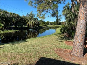 1056 Pine Isle Ln in Naples, FL - Building Photo - Building Photo