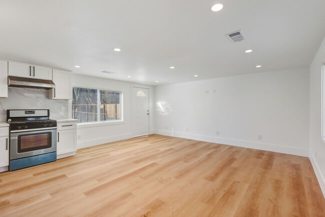 1671 Mono Ave in San Leandro, CA - Building Photo - Building Photo