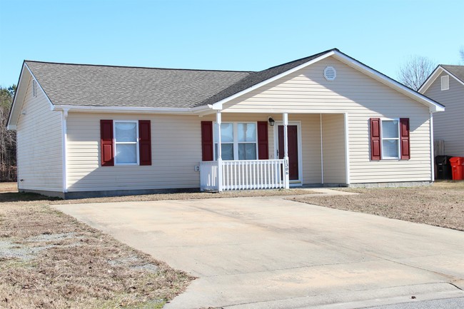 1306 Jessica St in Elizabeth City, NC - Foto de edificio - Building Photo