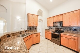 346 NE 23rd St in Cape Coral, FL - Foto de edificio - Building Photo