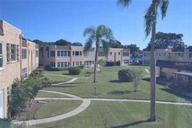 221 Cedarwood Cir in Seminole, FL - Building Photo - Building Photo