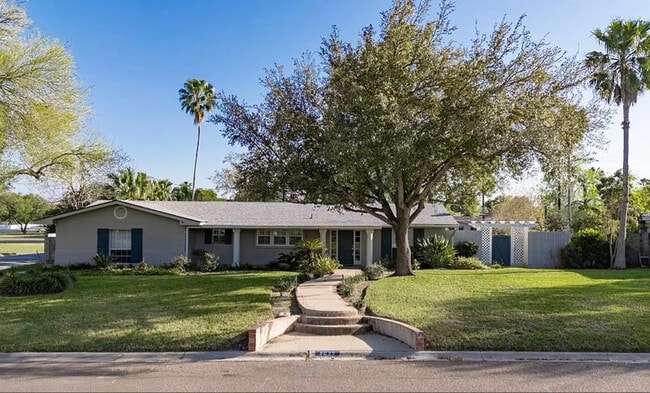 2022 Elmwood Dr in Harlingen, TX - Building Photo - Building Photo