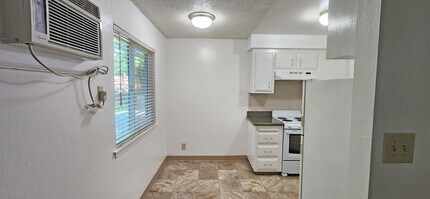 2026 E St in Sacramento, CA - Building Photo - Building Photo