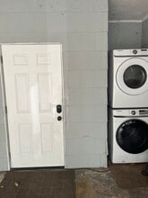 920 NE 5th Ave, Unit 920S in Gainesville, FL - Foto de edificio - Building Photo