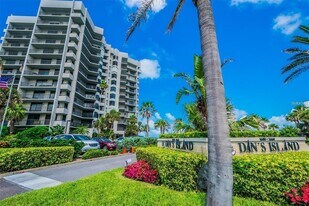 1600 Gulf Blvd, Unit 1016 in Clearwater, FL - Building Photo