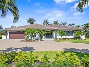 4222 Crayton Rd in Naples, FL - Building Photo - Building Photo