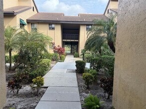 5631 Ashton Lake Dr in Sarasota, FL - Building Photo - Building Photo