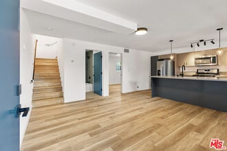 2918 Hauser Blvd in Los Angeles, CA - Building Photo - Building Photo