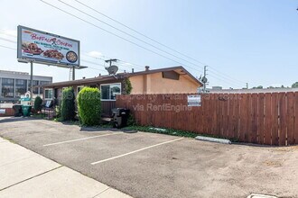 6206 Mission Gorge Rd in San Diego, CA - Building Photo - Building Photo