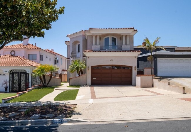 711 N Paulina Ave in Redondo Beach, CA - Building Photo - Building Photo