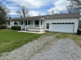 1766 Turkey Creek Loop in Tullahoma, TN - Building Photo