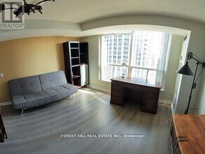 750 Bay St. in Toronto, ON - Building Photo - Building Photo