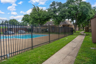 Park Lane Townhomes in Dallas, TX - Building Photo - Building Photo