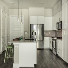 1300 W 5th St in Austin, TX - Building Photo - Building Photo