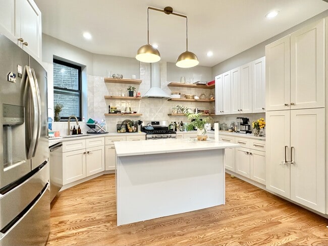 2901 W Logan Blvd, Unit #1