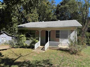 2105 Wright Ave in Benton, AR - Building Photo - Building Photo
