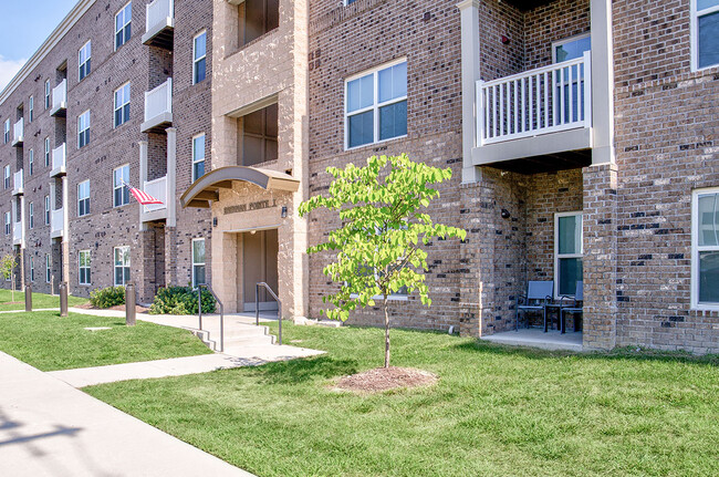 Brennan Pointe I in Newport News, VA - Foto de edificio - Building Photo