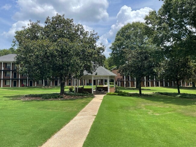 150 Rice Mine Rd N in Tuscaloosa, AL - Foto de edificio - Building Photo