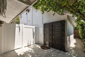 8016 Crosnoe Ave in Los Angeles, CA - Building Photo - Building Photo
