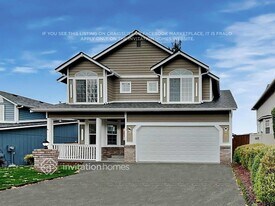 1617 200th St Ct E in Spanaway, WA - Building Photo