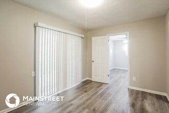 7003 Jackson Ave in Kansas City, MO - Foto de edificio - Building Photo