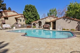 2250 Monroe St, Unit 207 in Santa Clara, CA - Building Photo - Building Photo