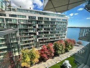 29-929 Queens Quay E in Toronto, ON - Building Photo - Building Photo