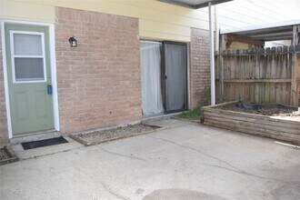 3822 Laura Leigh Dr in Friendswood, TX - Building Photo - Building Photo