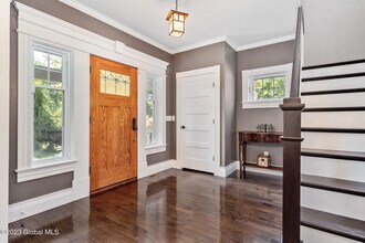 219 Crescent Ave in Saratoga Springs, NY - Building Photo - Building Photo
